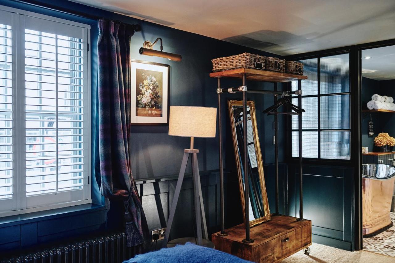 Kings Arms - Egham-Windsor Hotel Bagian luar foto