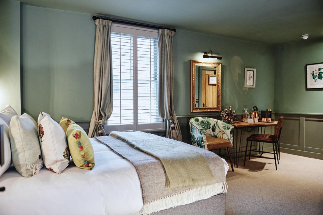 Kings Arms - Egham-Windsor Hotel Bagian luar foto