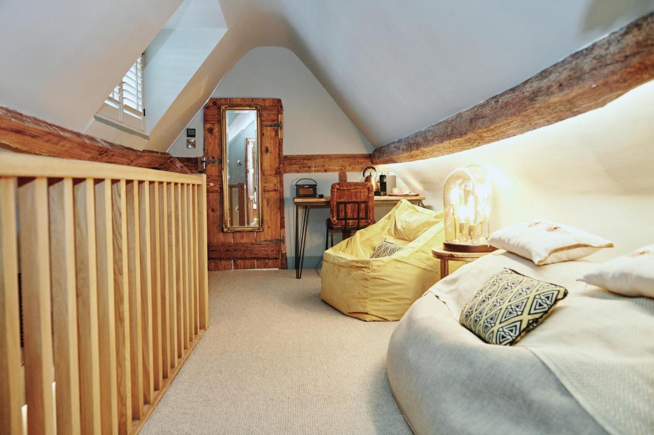 Kings Arms - Egham-Windsor Hotel Bagian luar foto