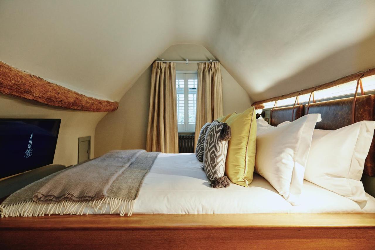 Kings Arms - Egham-Windsor Hotel Bagian luar foto